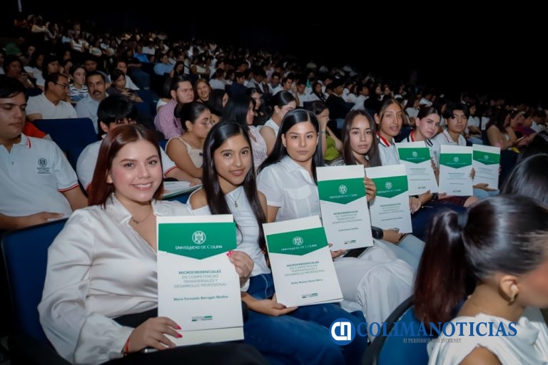 Realiza UdeC primera entrega de microcredenciales, la nueva tendencia para certificar competencias