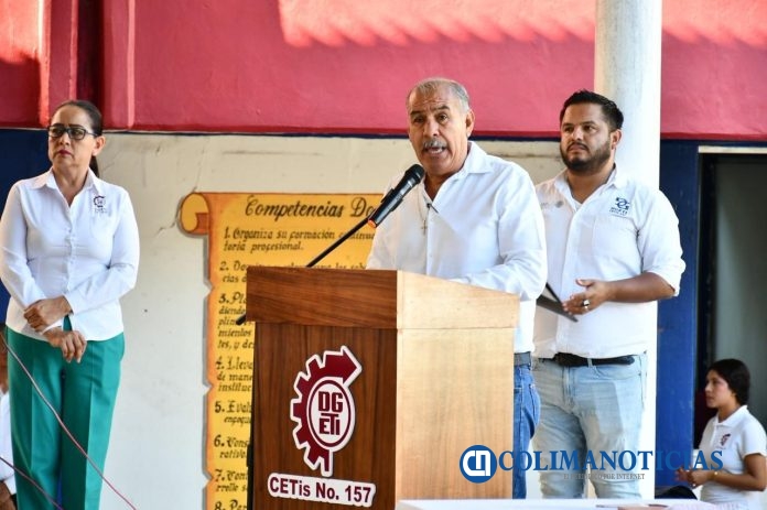 Reconocen a alumnos colimenses del CETis 157 por triunfo nacional en el Desafío Innova HSBC
