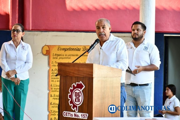 Reconocen a alumnos colimenses del CETis 157 por triunfo nacional en el Desafío Innova HSBC