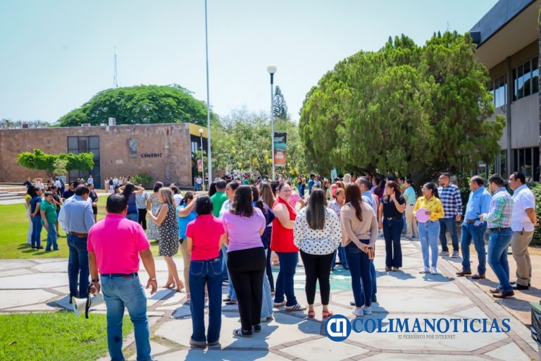 Se suma comunidad universitaria  a simulacro Nacional 2026