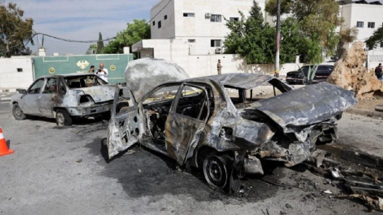 Explosión de coche bomba en Siria deja un soldado muerto y al menos 18 heridos