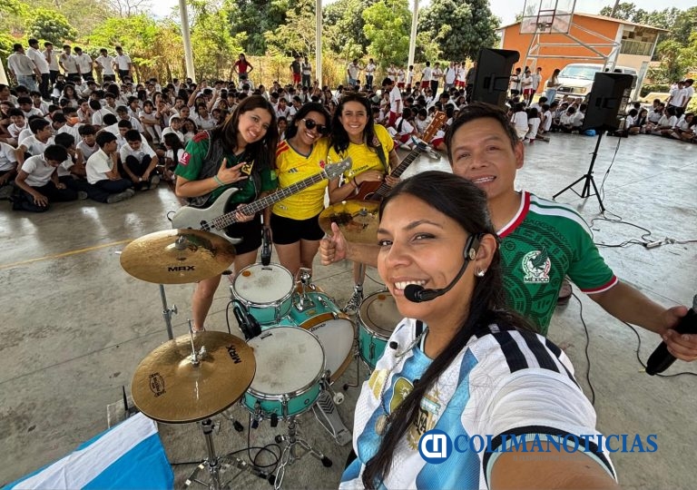“Somos RWR” de la asociación civil “Volver a Soñar” lleva música y mensajes positivos a escuelas de Colima