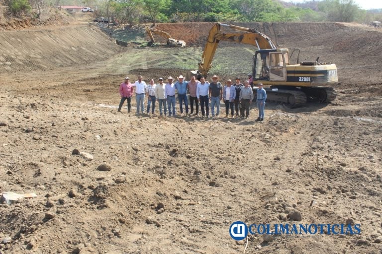 Gobierno de Indira Vizcaíno supervisa y entrega obras hidroagrícolas y caminos sacacosechas en Comala, Coquimatlán y Colima