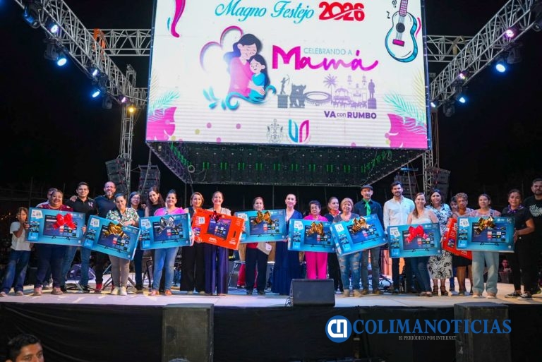 ‎Festejó Villa de Álvarez a más ‎de 5 mil mamás en La Petatera