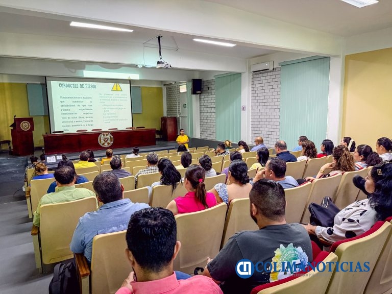 Capacitan a personal de bachilleratos en prevención del suicidio, en La Villa