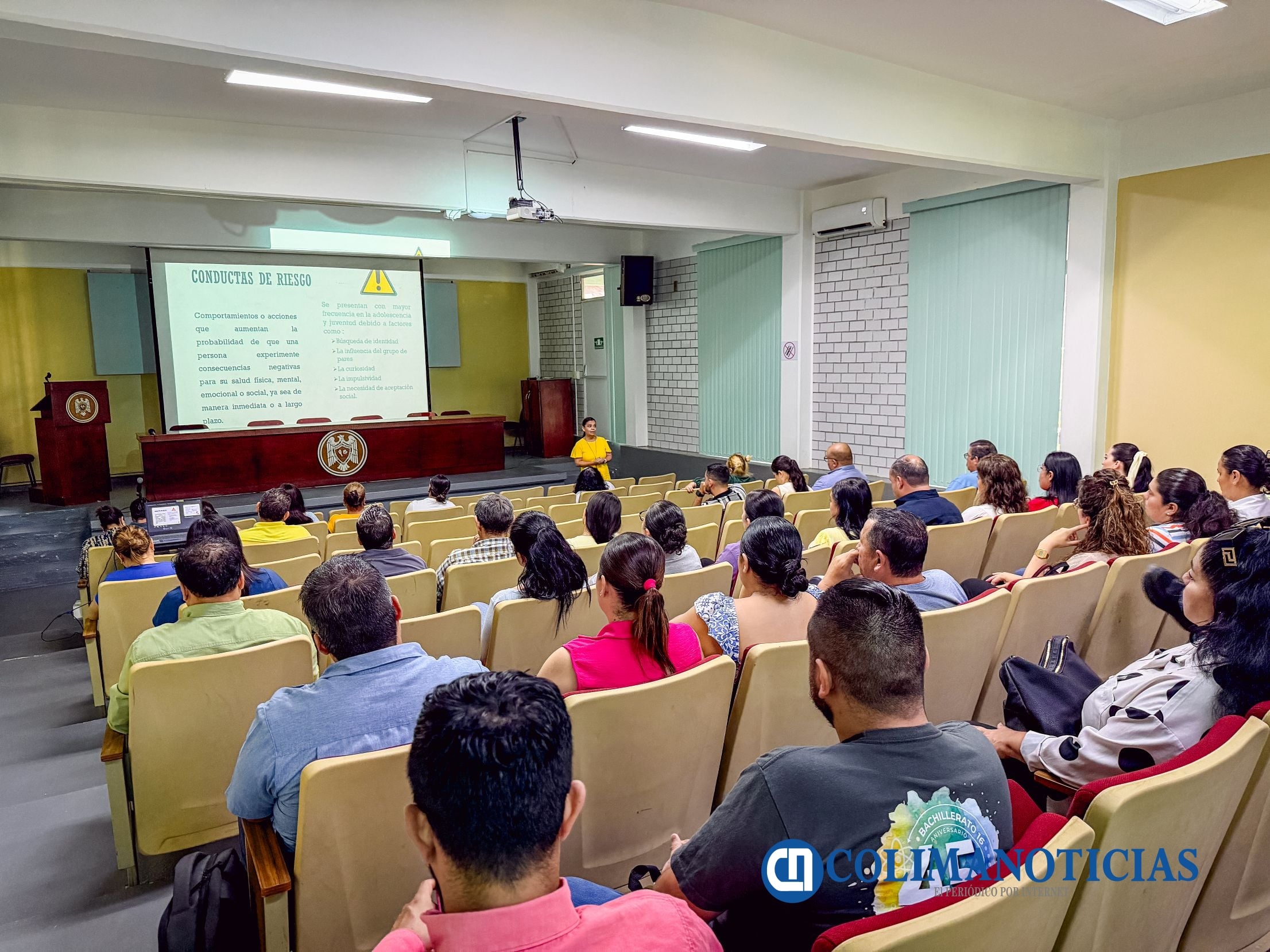 Capacitan a personal de bachilleratos en prevención del suicidio
