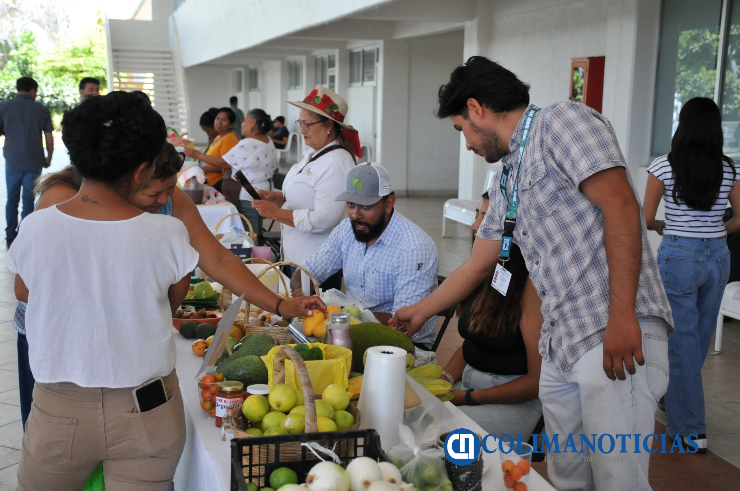 Del campo al campus, mercadito agroecológico en UdeC