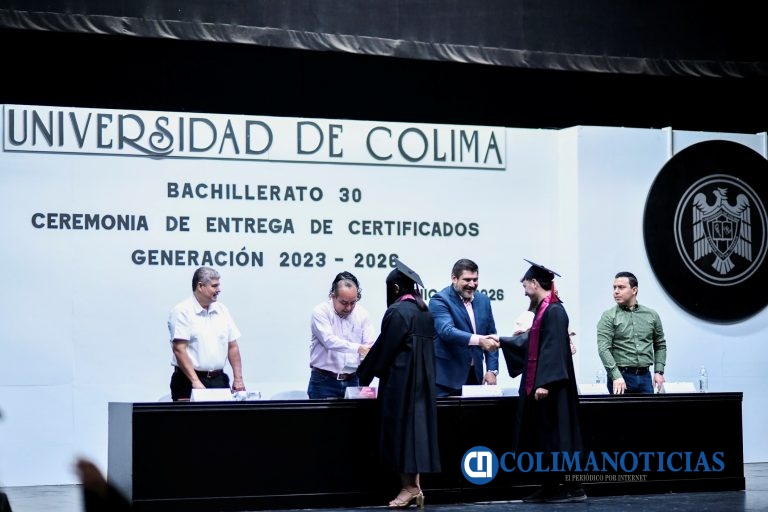Egresan 161 jóvenes del Bachillerato 30
