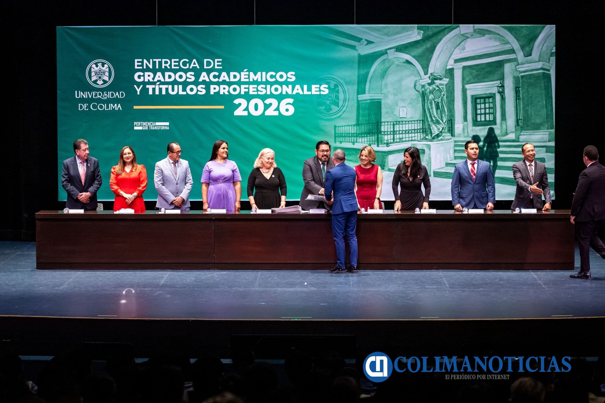Entrega UdeC 200 títulos y grados académicos_a