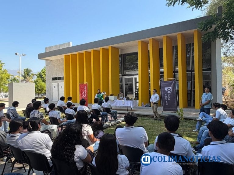 Estudiantes del Bachillerato 11 conocen la importancia de las abejas polinizadoras
