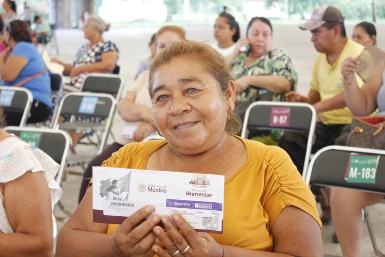 En marcha, la entrega tarjetas del Banco del Bienestar a 1,592 derechohabientes de las pensiones Adulto Mayor y Mujeres Bienestar: Rosario Silva