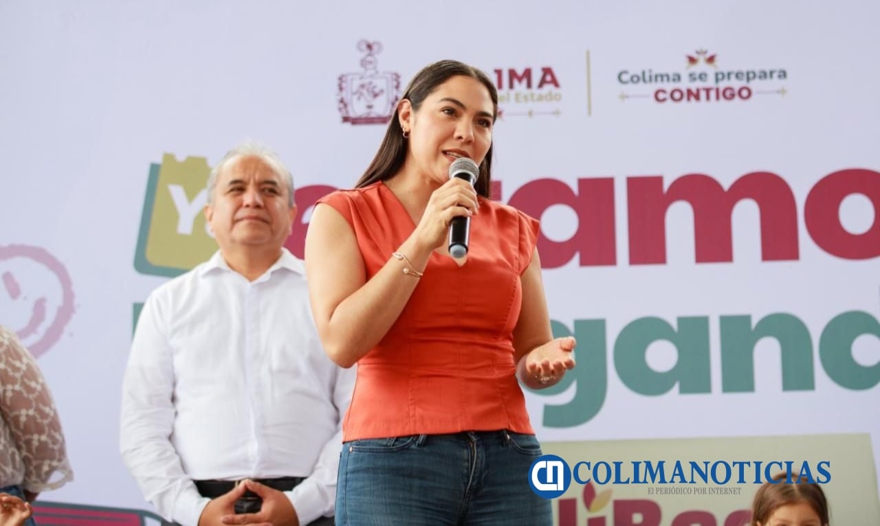Indira Vizcaíno entrega Mi ColiBeca para Empezar a estudiantes de prescolares públicos de Villa de Álvarez (3)