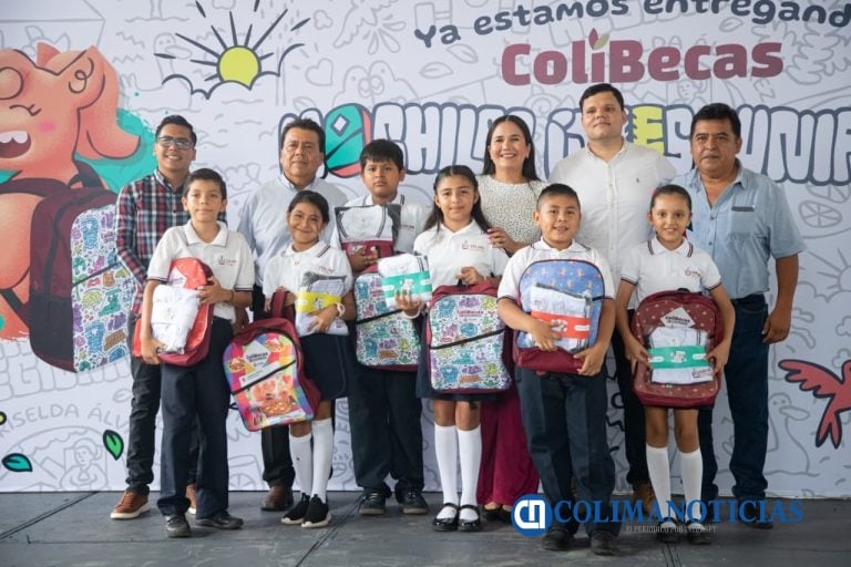 Administración de Indira Vizcaíno entrega ColiBecas Mochilas, Útiles y Uniformes a estudiantes de Ixtlahuacán