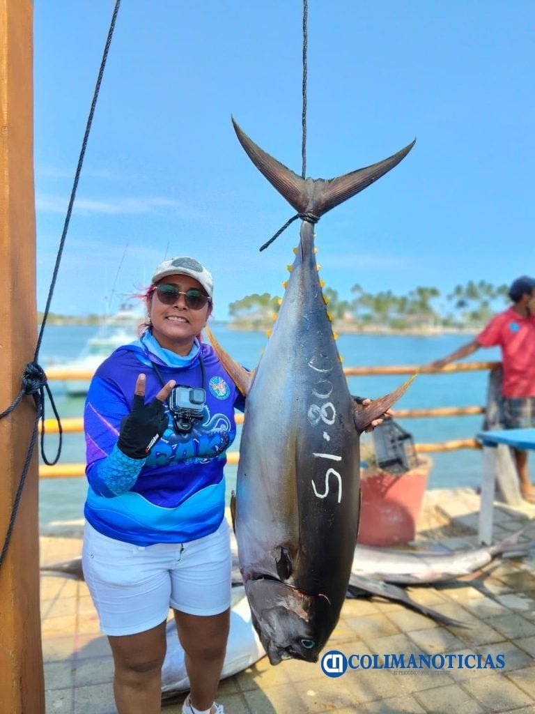 Noemí Ávila representara a Tecomán en el Vl campeonato de Pesca desde la playa en Florida