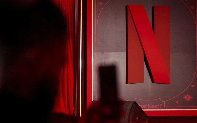 Director de cine Carl Erik Rinsch, condenado a 30 meses por fraude en producción financiada por Netflix