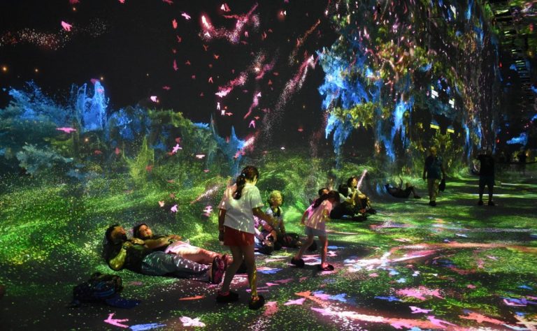 Abre Dataland, un museo donde la inteligencia artificial crea experiencias inmersivas