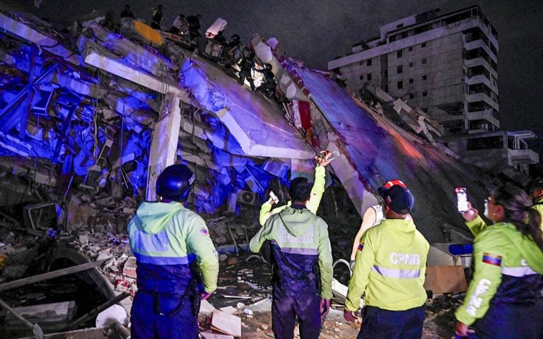 Aumenta a 164 el número de fallecidos y casi mil heridos tras fuertes sismos en Venezuela