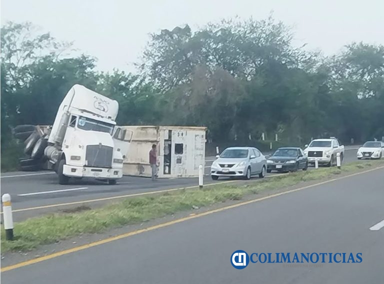 Alerta UEPC Colima sobre accidente en autopista Colima-Guadalajara; vialidad parcialmente obstruida en Cuauhtémoc
