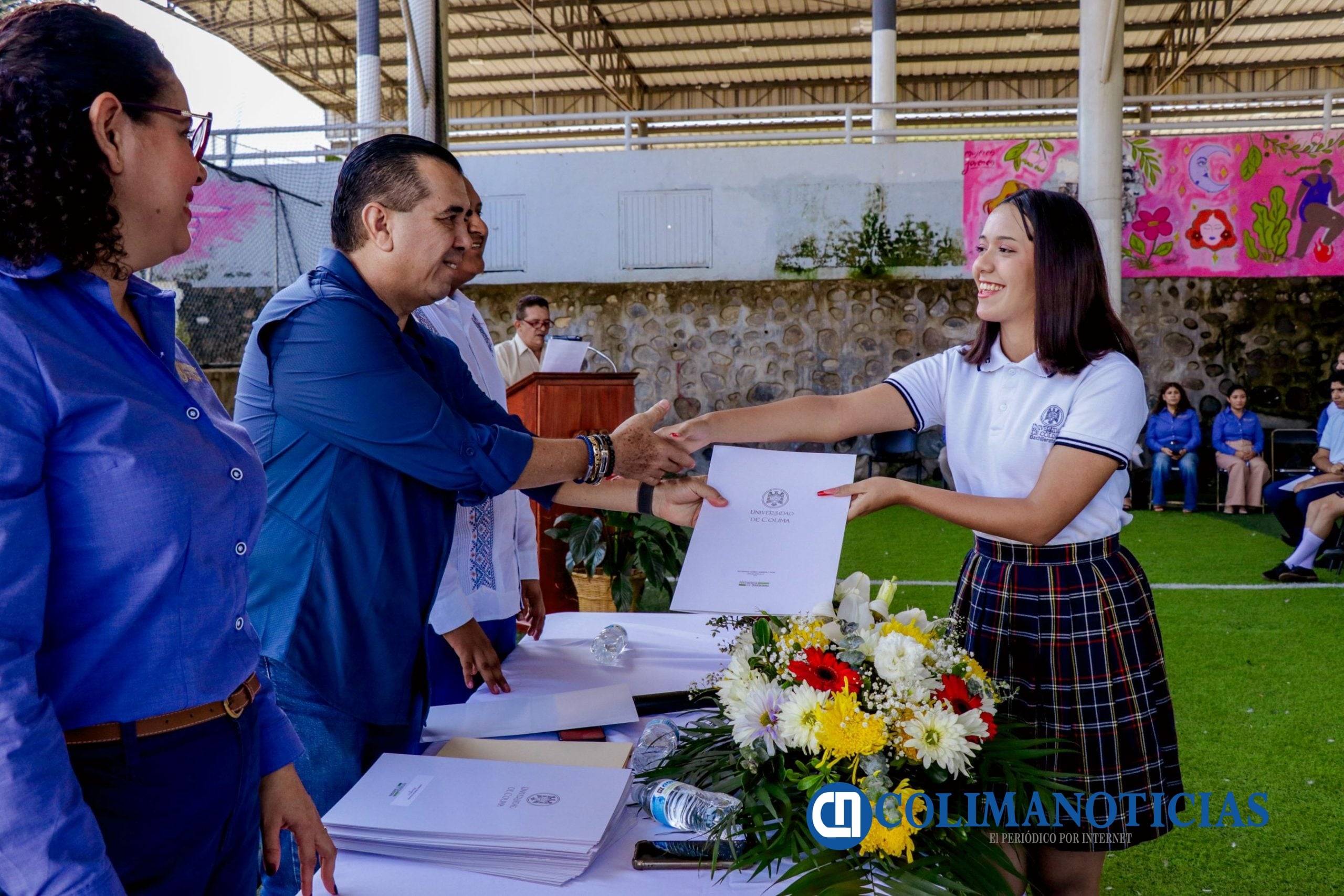 Bachillerato 11 despide a generación pionera de Electromecánica_f