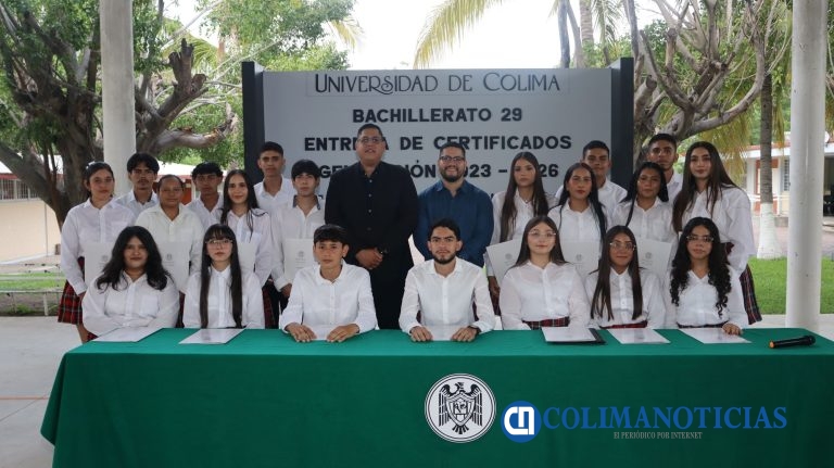 Bachillerato 29 de Tepames regresa a la comunidad 21 jóvenes más preparados