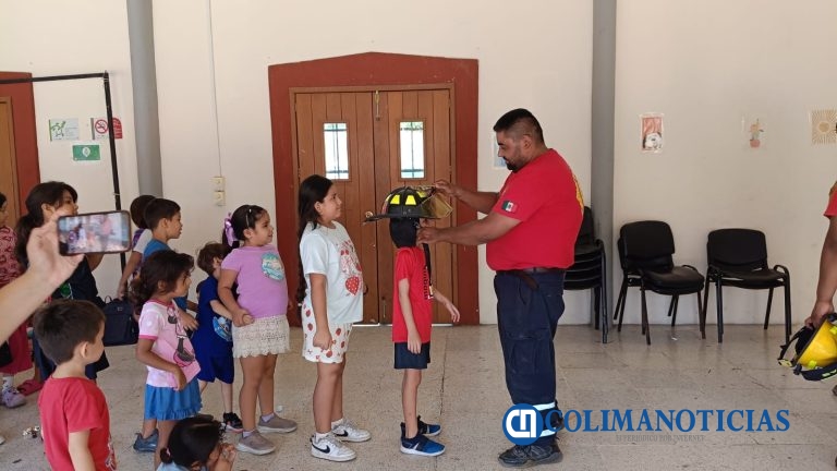 Bomberos de Tecomán fomentan la prevención desde la infancia para reducir accidentes