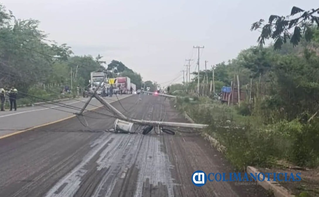 Cerrada la circulación en la carretera Manzanillo-Cihuatlán