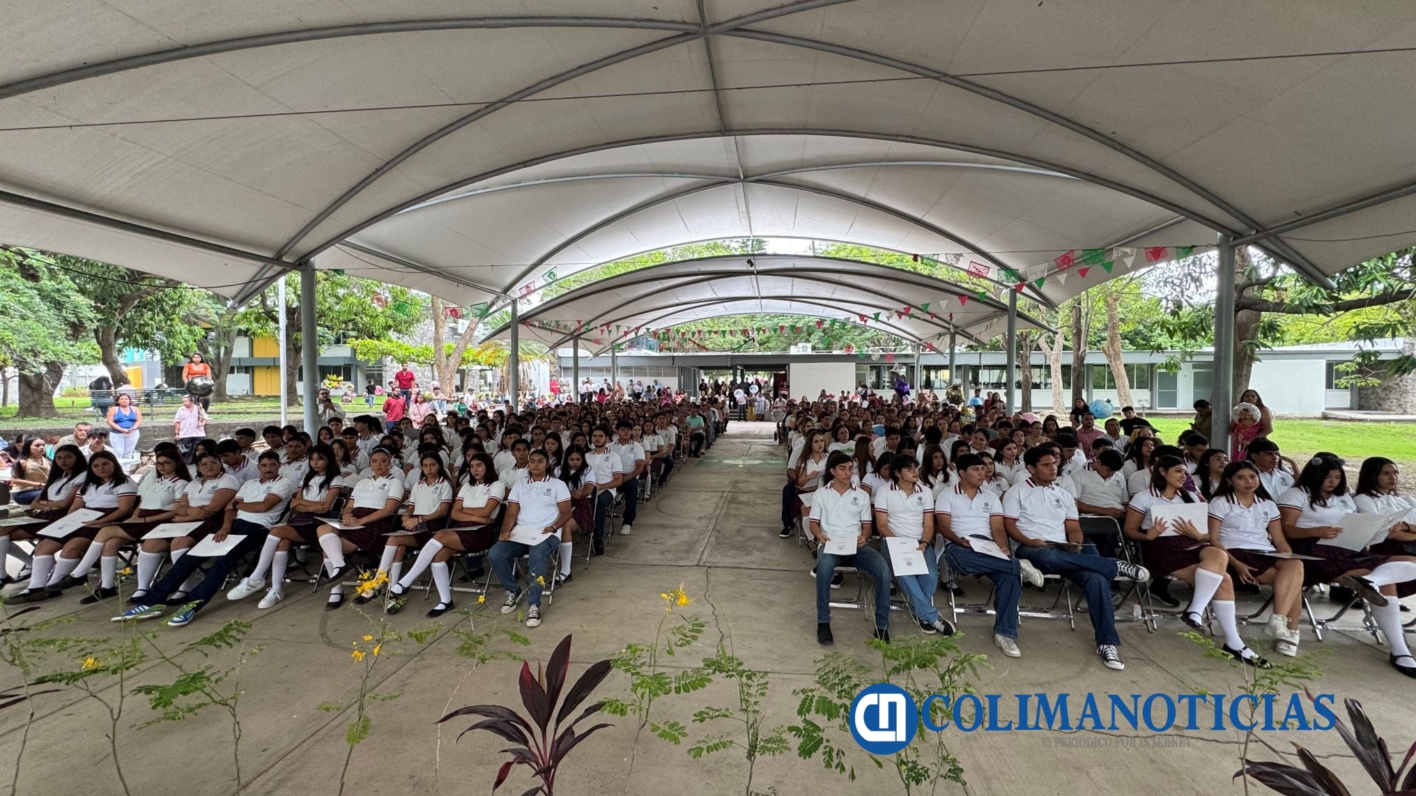 Concluyen 136 jóvenes sus estudios en el Bachillerato 18_a