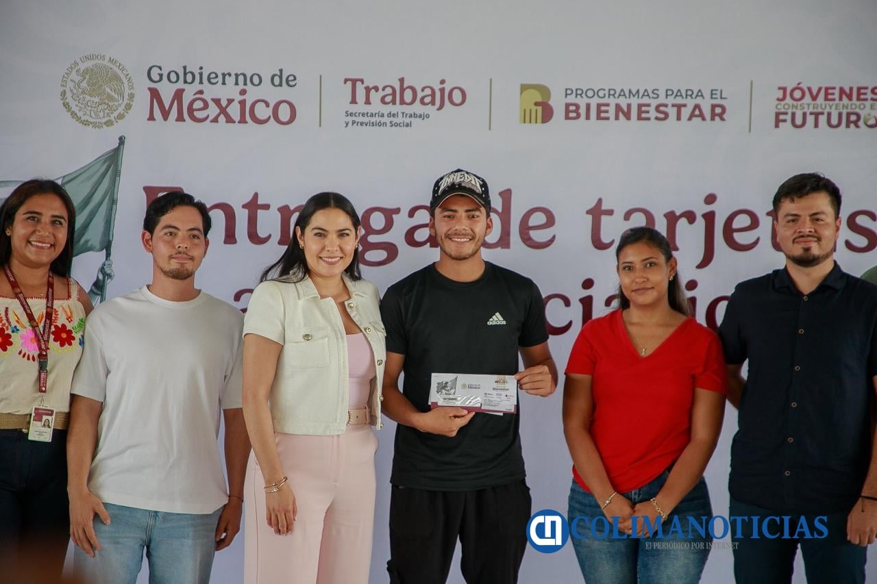 Gobernadora acompañó la entrega de 186 tarjetas de JCF para jóvenes villalvarenses