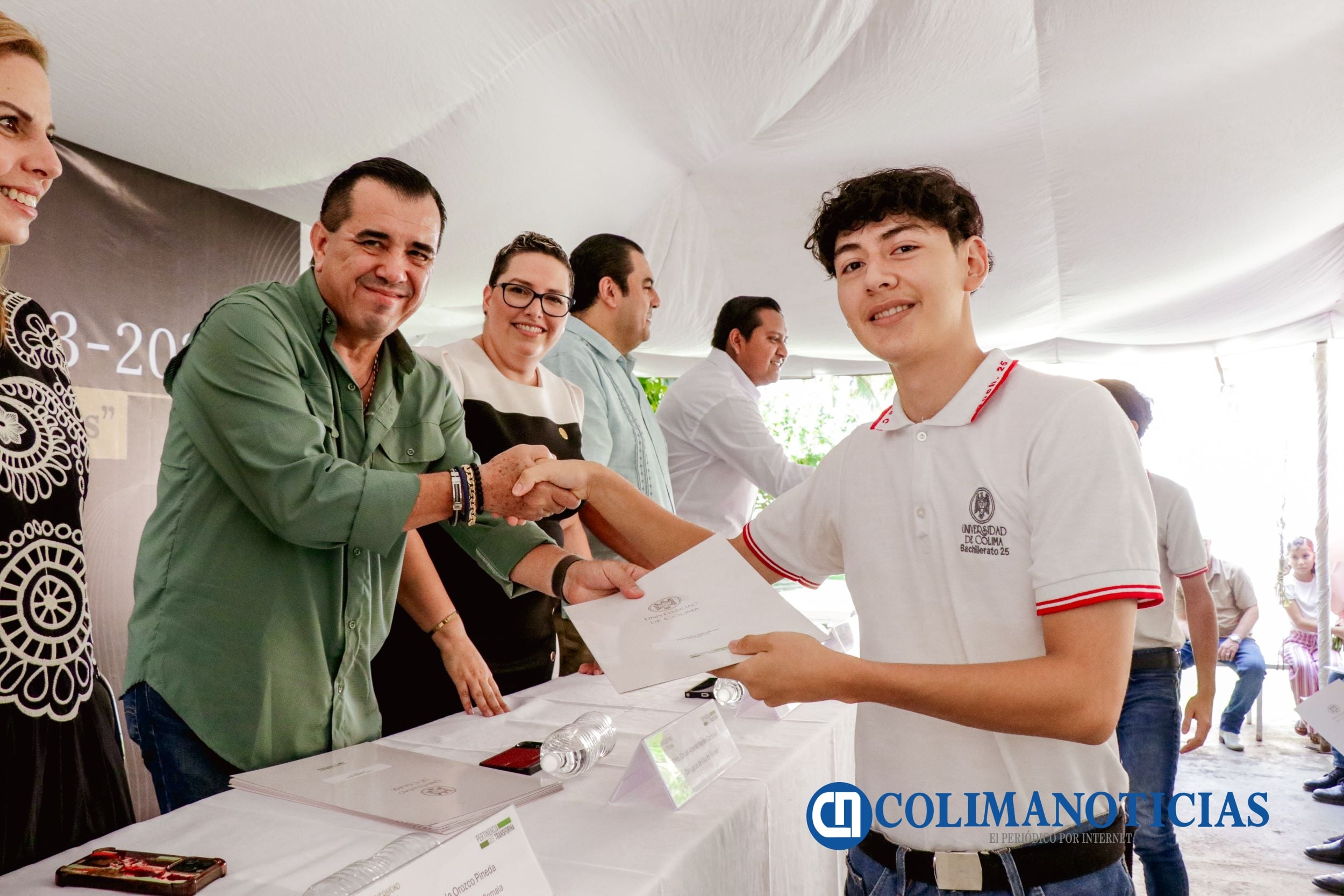 Graduación de bachilleratos 25 de Comala y 32 de Suchitlán_Bach25_b