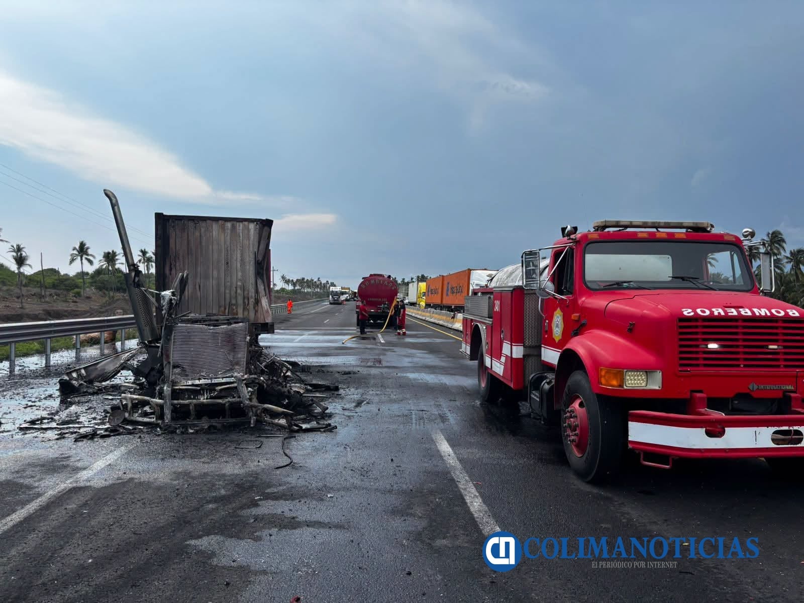 Incendio de tractocamión (2)