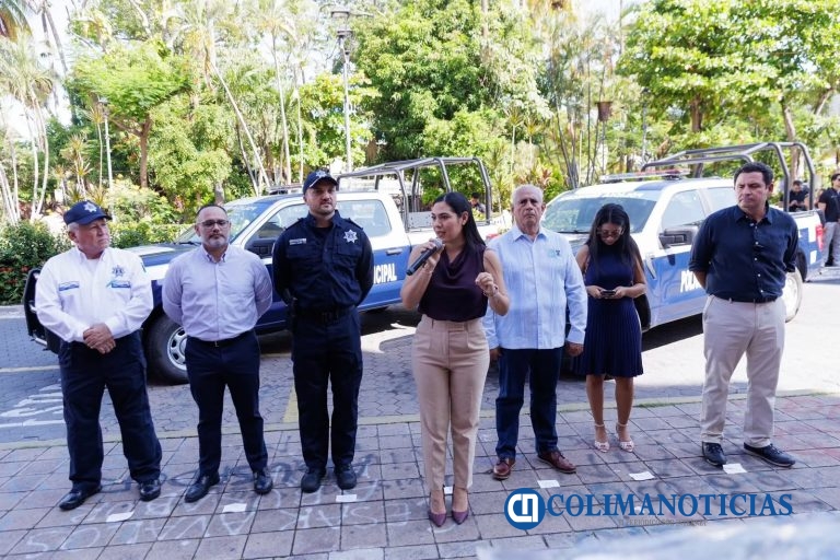 Indira Vizcaíno entregó patrullas, uniformes y equipamiento al Ayuntamiento de Colima; se invirtieron más de 4.5 mdp