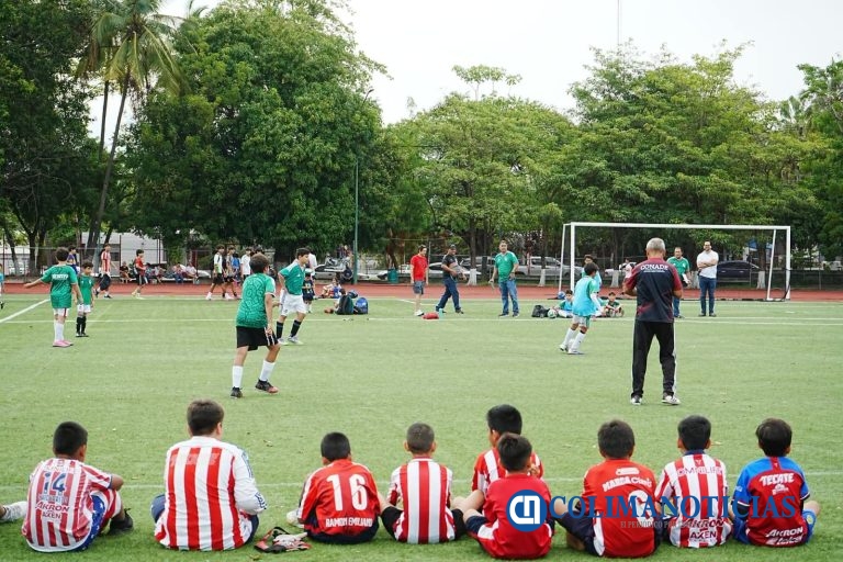 Más de 300 asistentes convocó en Colima el torneo ‘Que ruede el balón por la paz’; Chivahermanos y Placetas son campeones
