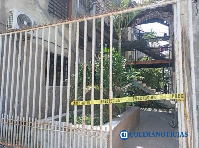 Muere un hombre al caer de un edificio de la zona de playa azul de Salagua