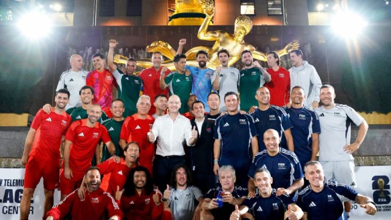 Jorge Campos, Vozinha e Higuita hacen historia y se llevan el show en el encuentro de leyendas en Nueva York antes de la gran final del Mundial