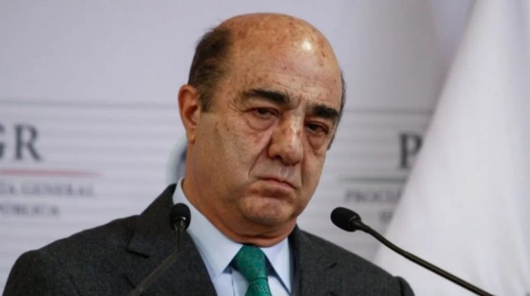 Cambian medida cautelar a Murillo Karam por caso Ayotzinapa