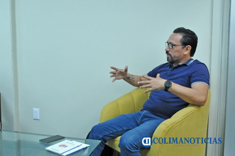 Publica Ihovan Pineda libro sobre la fractura entre el deseo y la realidad