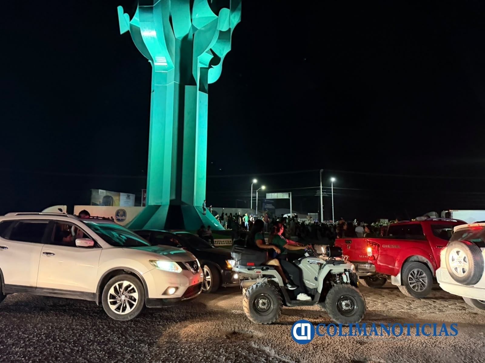 Vehículos mal estacionados generaron infracciones durante celebración en El Limonero
