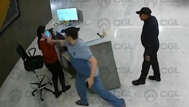 Video exhibe presunta agresión de empresario Octavio Cortés Jiménez contra recepcionista