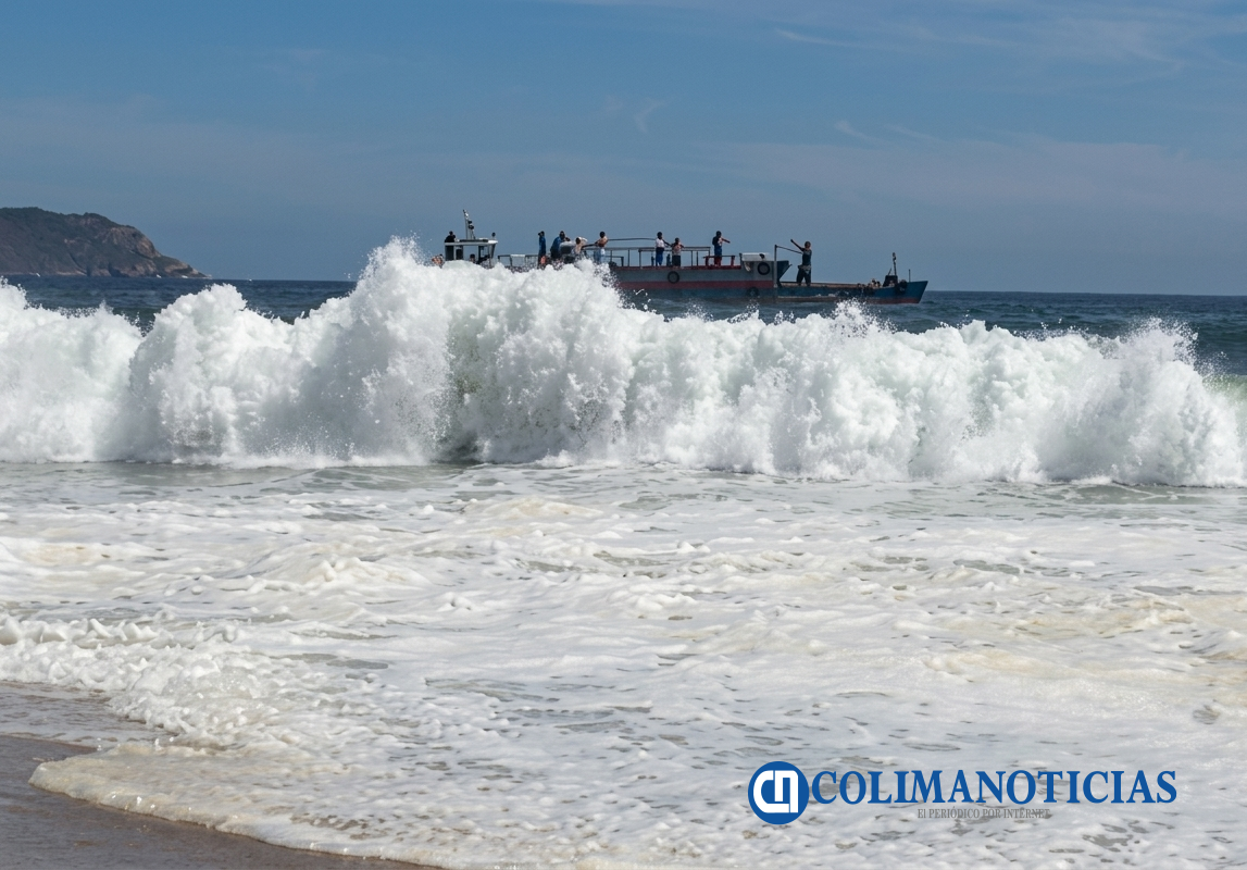 Alertan por “mar de fondo” en la costa colimense; se esperan olas de hasta 2.5 metros