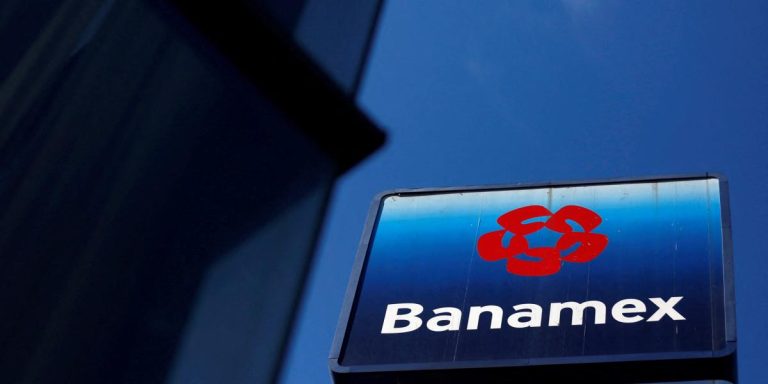 Informe de Banamex señala factores que podrían influir en el escenario electoral de Morena en 2027