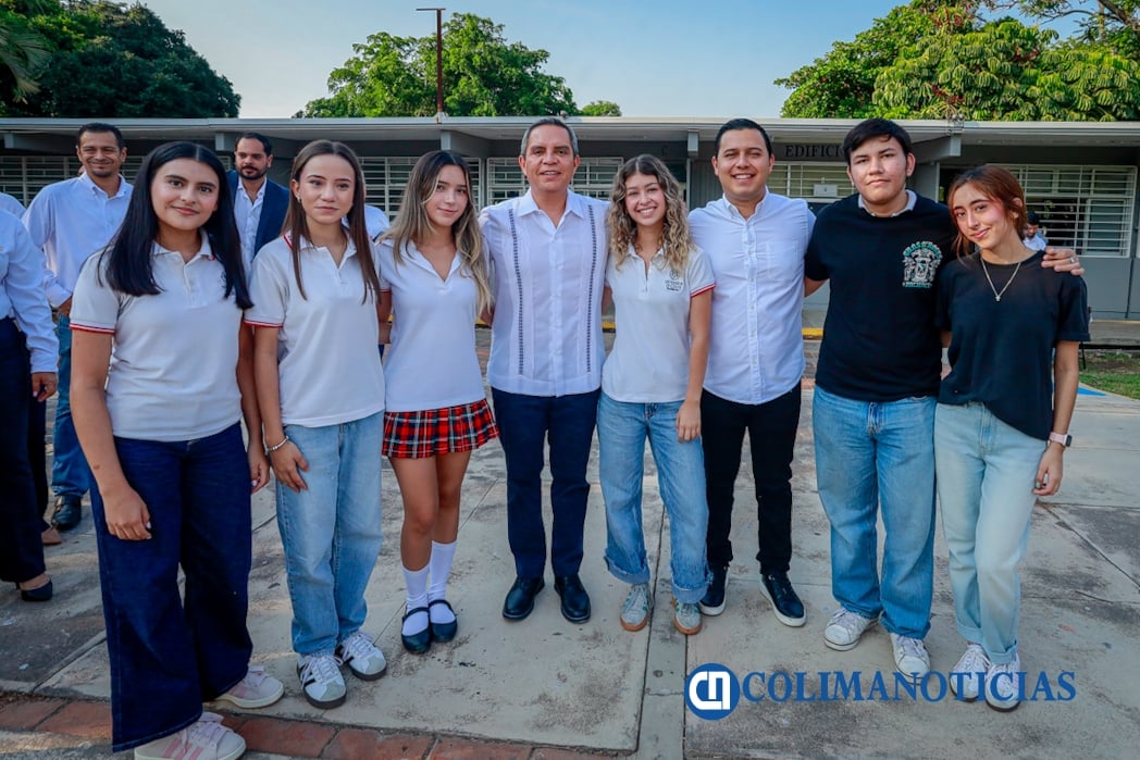 Celebra Bachillerato Uno su 71 aniversario_c