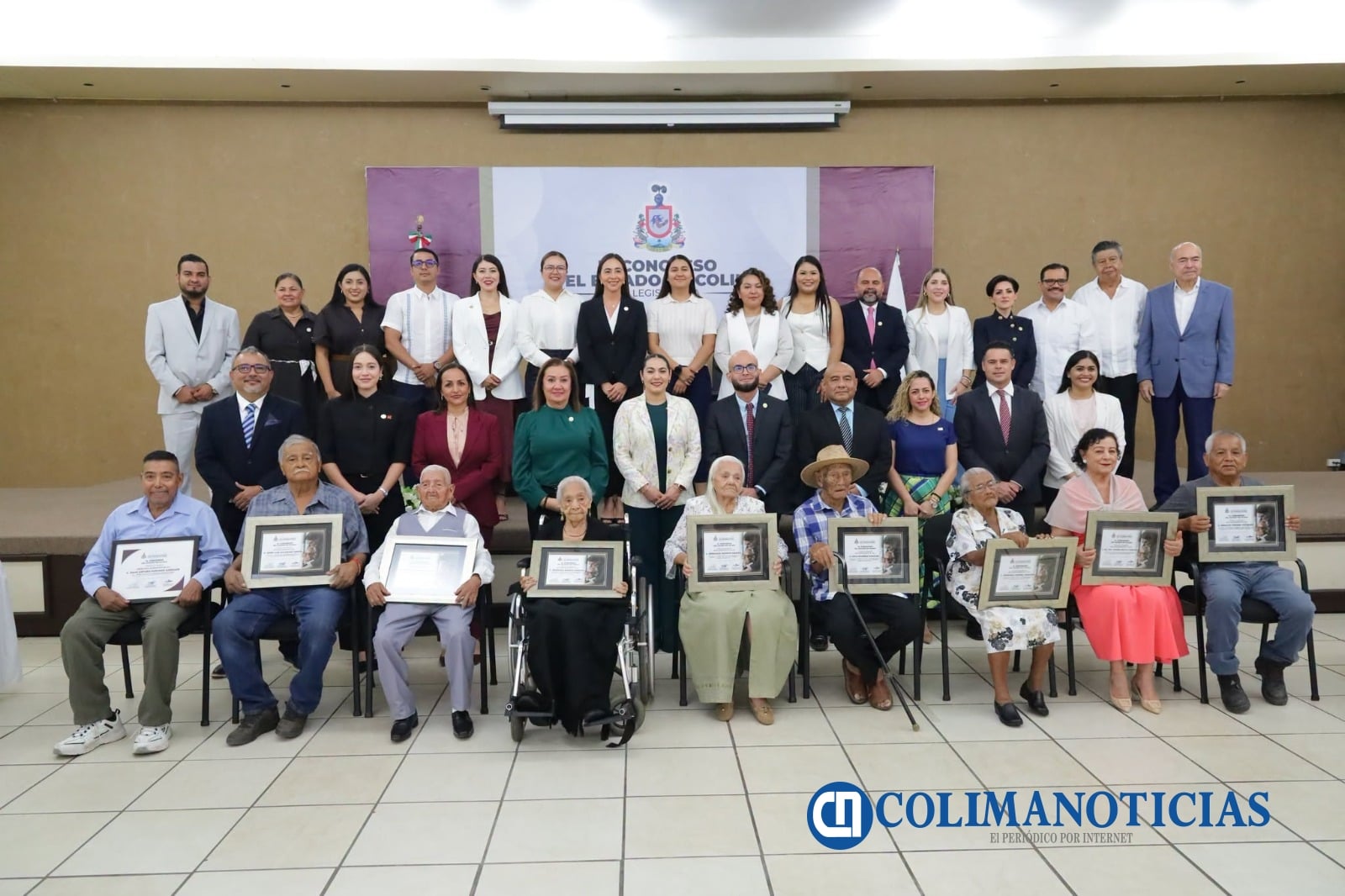 Congreso de Colima reconoce entrega, aportaciones y legado de las personas adultas mayores (2)