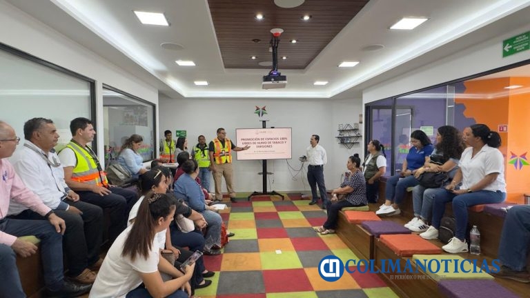 Gobierno del Estado capacita en Manzanillo a personal de instituciones para avanzar hacia Entornos Laborales Saludables