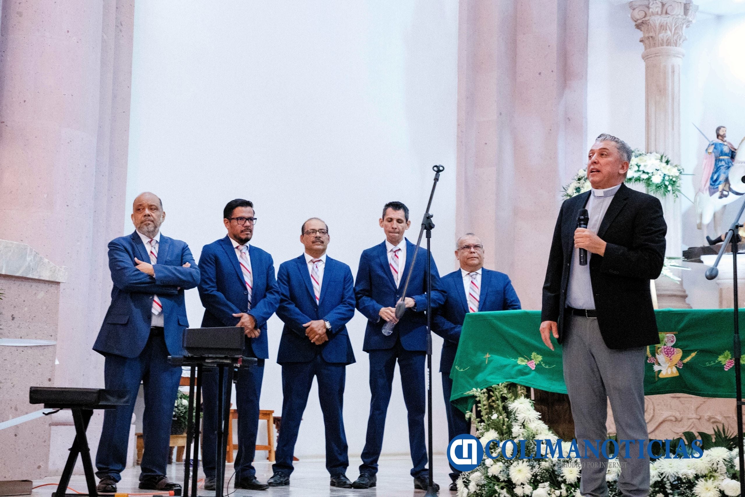Grupo Cantares en Coalcomán, Michoacán_José Luis