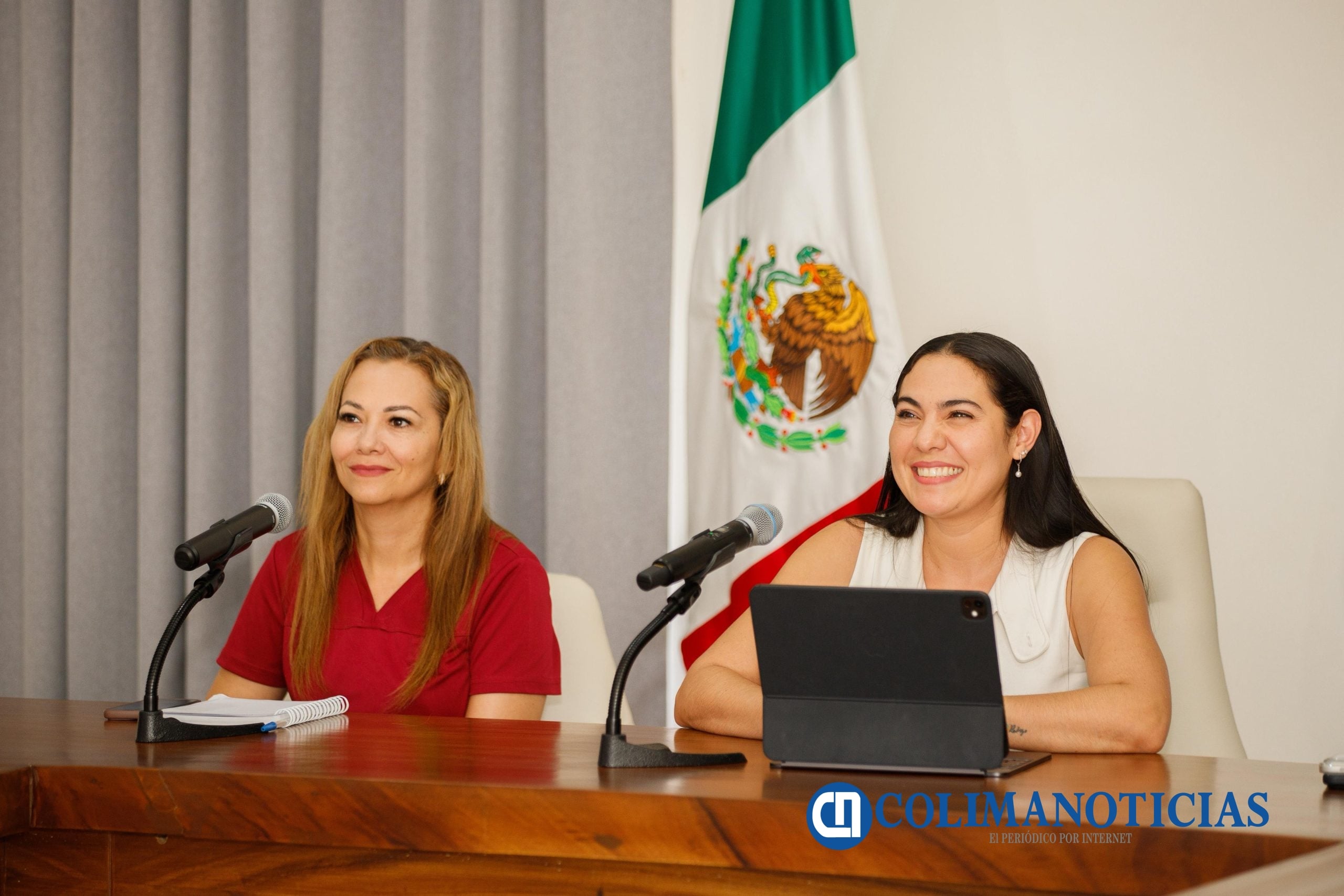 Indira Vizcaíno e integrantes de Fundación Teletón revisan detalles finales para la inauguración del CRIT Colima