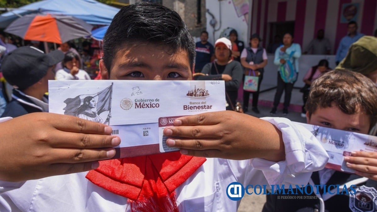 Inicia dispersión de apoyos económicos para útiles y uniformes escolares Julio León