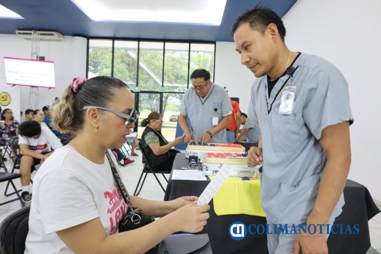 Beneficencia Pública entrega más de medio millar de lentes gratuitos para fortalecer la salud visual de la población vulnerable en Colima