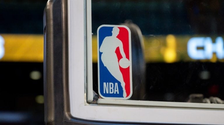 LeBron debutará con los Sixers en el Madison Square Garden y visitará a los Lakers en Navidad