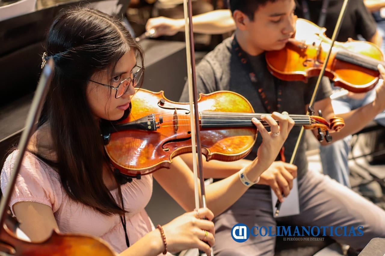 Naitsabé Martínez representa nuevamente a Colima en la Orquesta Sinfónica Infantil de México