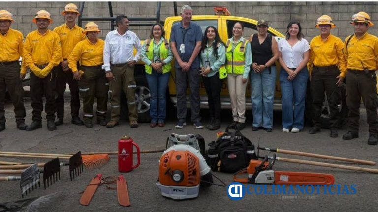 Dona terminal marítima equipo y uniformes para el combate de incendios forestales